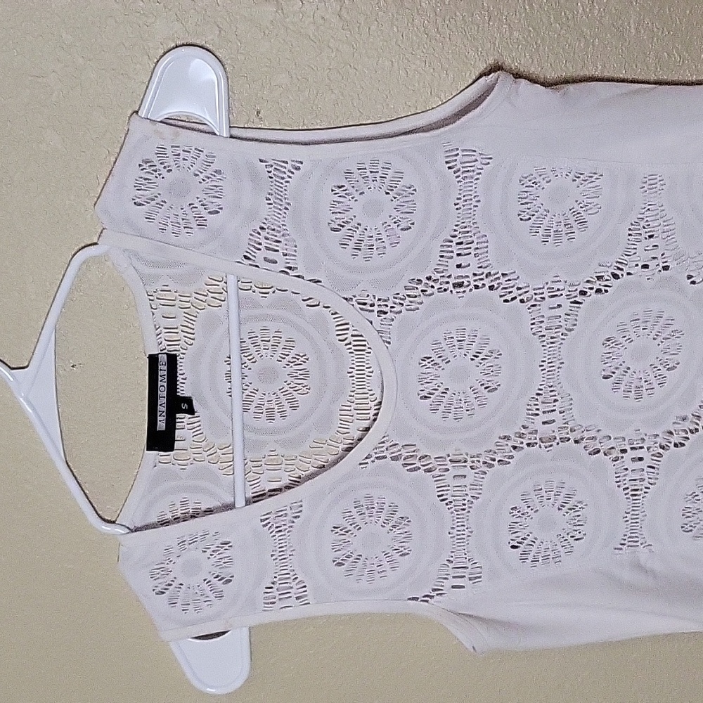 Women's top - Picture 2 of 9
